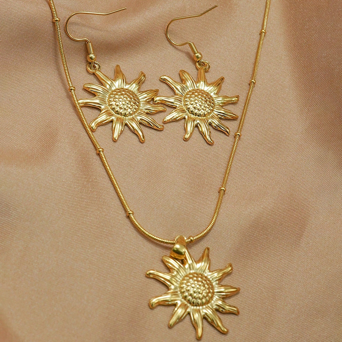 The Radiant Sunbeam Jewelry Set