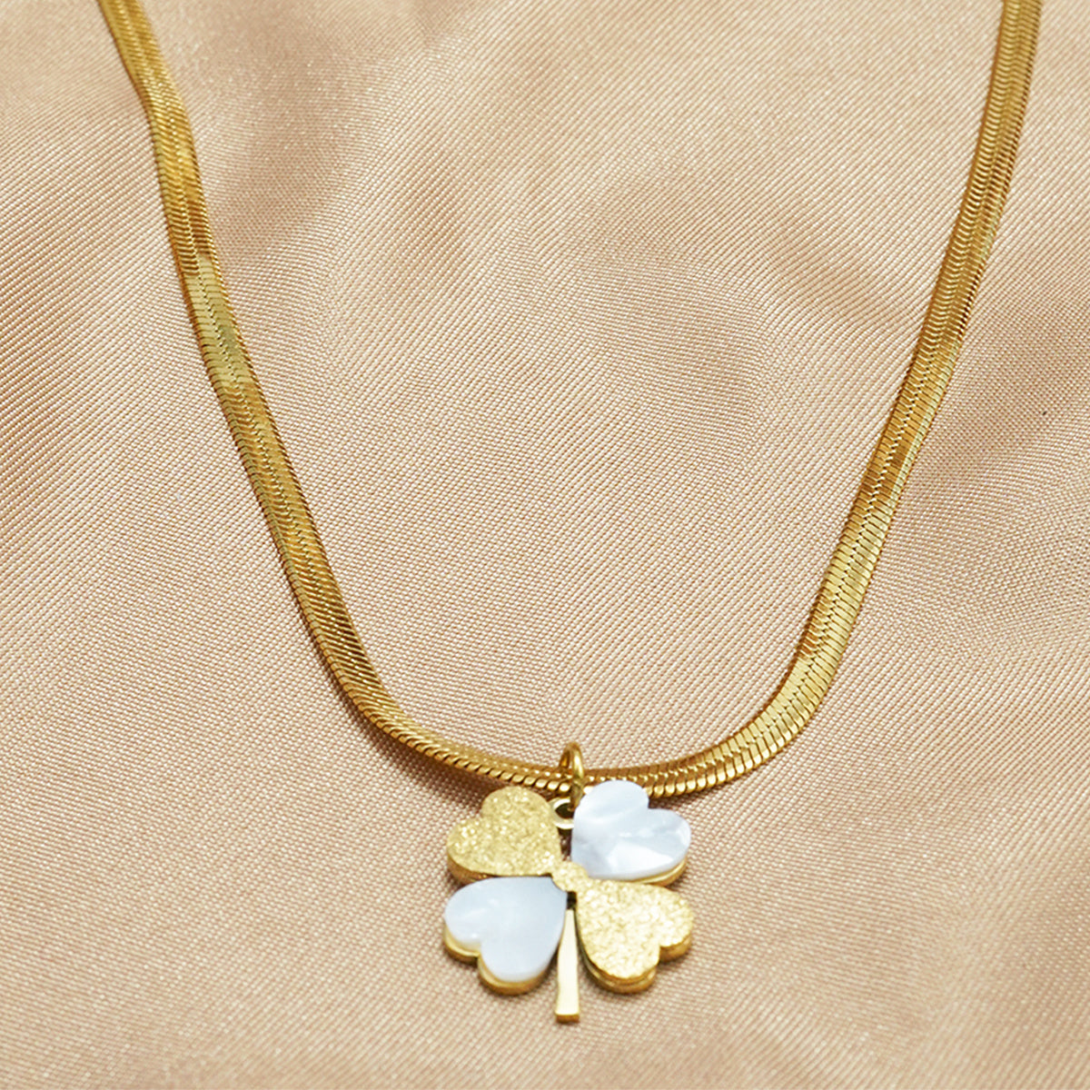 Clover Whisper Necklace